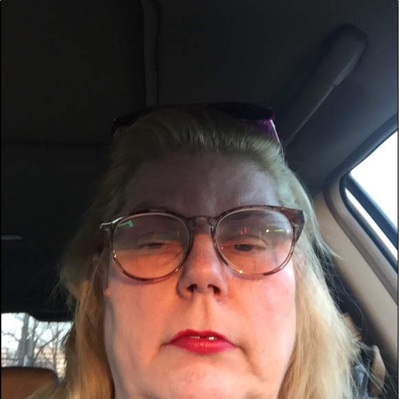 Meet your Posher, Pam - Picture 3 of 8